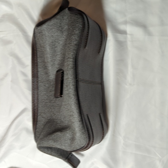 Tumi Astor Shave Bag - Picture 1 of 12